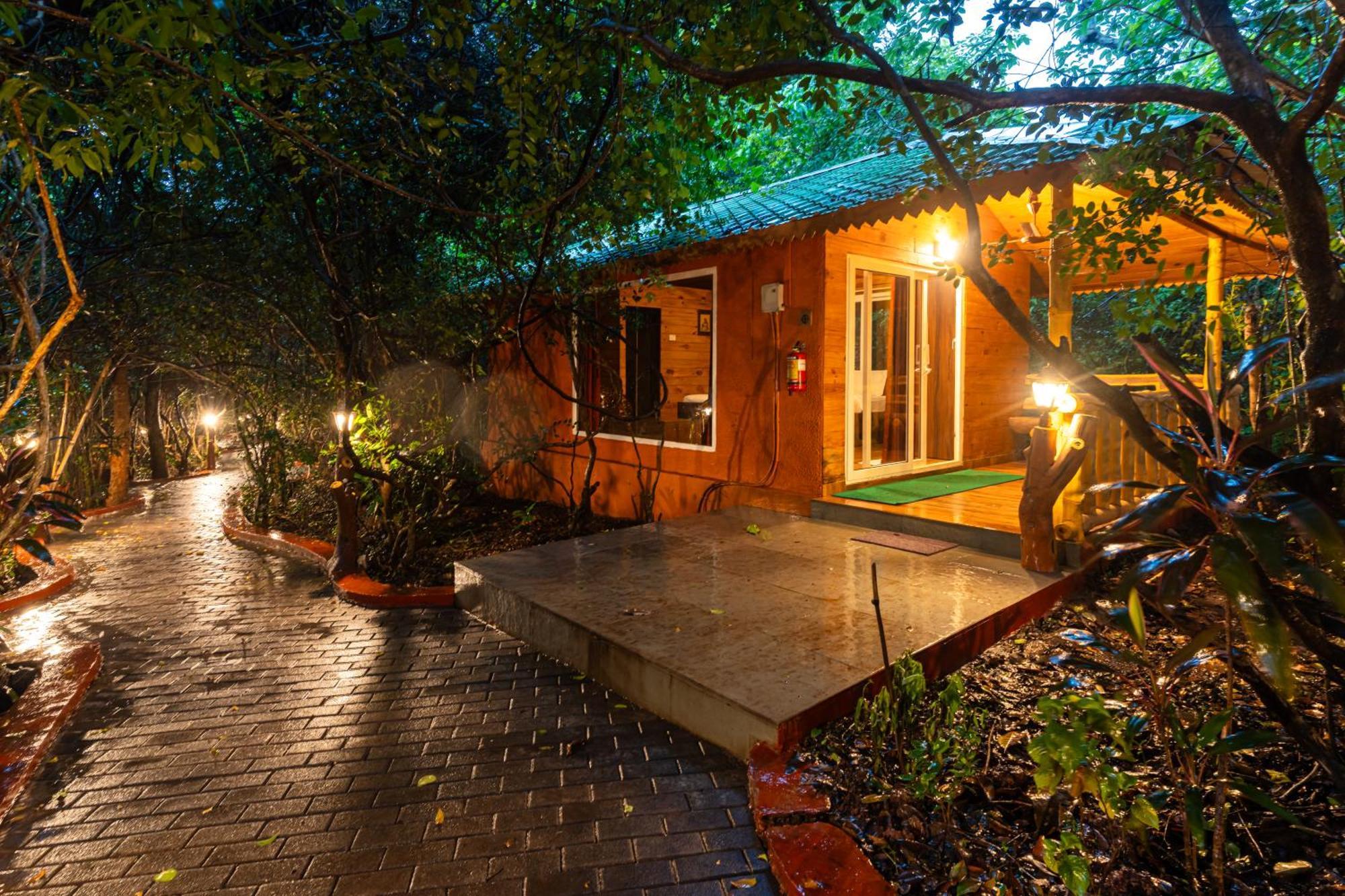 Resort Treebo Rock Valley 3*
